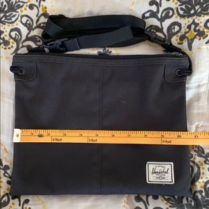 Herschel Crossbody